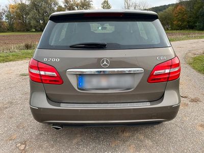 Mercedes B200
