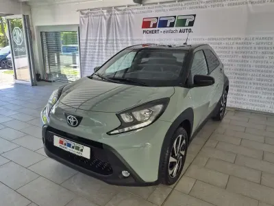 Gebraucht Toyota Aygo X Team 72 PS (52 kW) 2024 Schwarz SUV