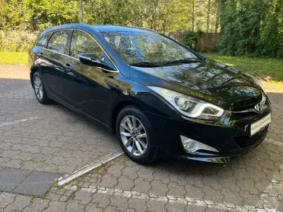 Gebraucht Hyundai i40 Comfort 135 PS (99 kW) 2013 Schwarz metallic Kombi