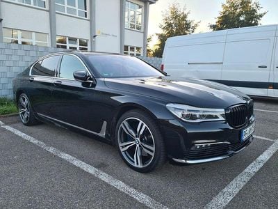 Gebraucht BMW 750L Sport Line 449 PS (330 kW) 2018 Saphirschwarz Limousine