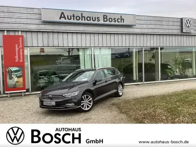 Gebraucht VW Passat Elegance 150 PS (110 kW) 2022 Grau Kombi