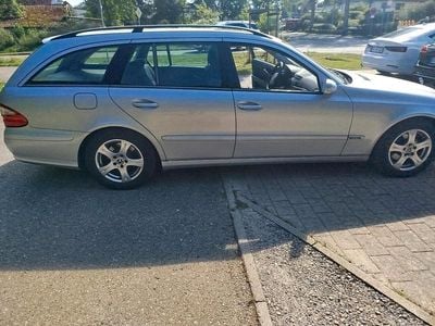 Mercedes E200
