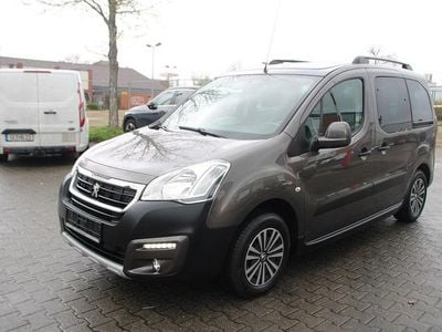 Second-hand Peugeot Partner Tepee Outdoor 120 CP (88 kW) 2015 Gri Monovolum