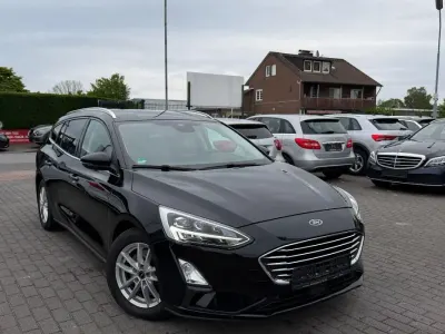 Gebraucht Ford Focus Titanium 120 PS (88 kW) 2018 Schwarz Kombi