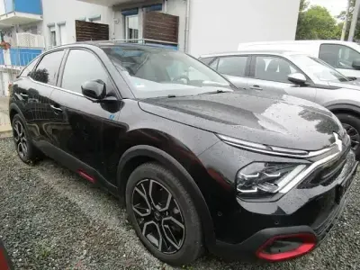Gebraucht Citroën e-C4 Shine 100 kW (136 PS) 2022 Schwarz Limousine
