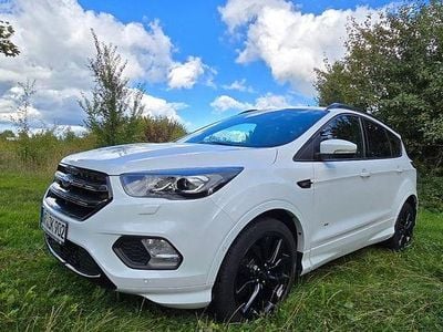 Weiß Gebraucht 2018 Ford Kuga ST-Line SUV | 14.950 € (Guter Preis)