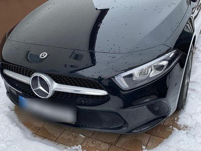 Gebraucht Mercedes A180 136 PS (100 kW) 2018 Schwarz Limousine