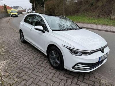 Second-hand VW Golf VIII Style 204 CP (150 kW) 2022 Alb Berlinǎ