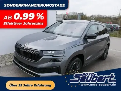 Neu Skoda Karoq SportLine 190 PS (139 kW) 2025 Graphite grau metallic SUV