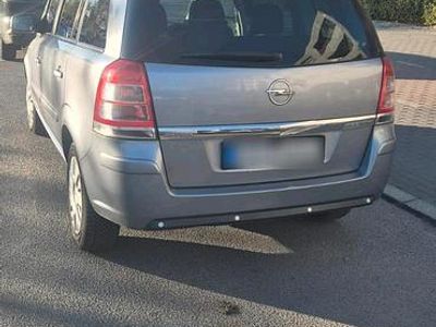 Gebraucht Opel Zafira 149 PS (109 kW) 2010 Silber Van / Kleinbus
