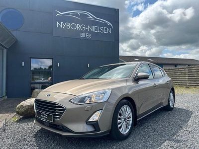 Beige Gebraucht 2018 Ford Focus Titanium Limousine | 14.400 € (Etwas zu teuer)