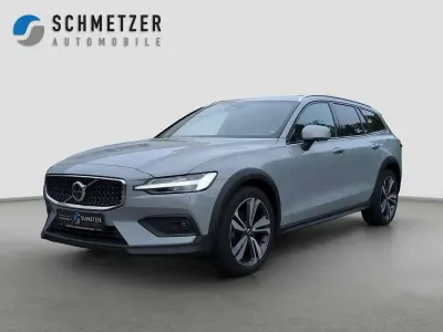 Gebraucht Volvo V60 CC Ultimate 197 PS (144 kW) 2024 Vapour grey Kombi