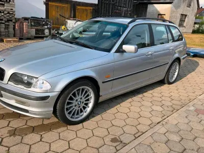 Gebraucht BMW 320 150 PS (110 kW) 2000 Silber Kombi
