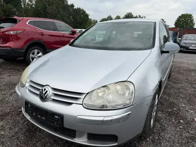 Gebraucht VW Golf IV Comfortline 102 PS (75 kW) 2005 Silber Limousine