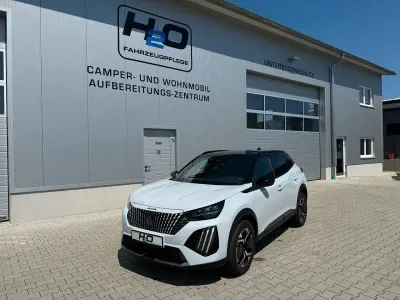 Neu Peugeot 2008 GT 136 PS (100 kW) 2026 Lackierung okenitweiss/typ au SUV