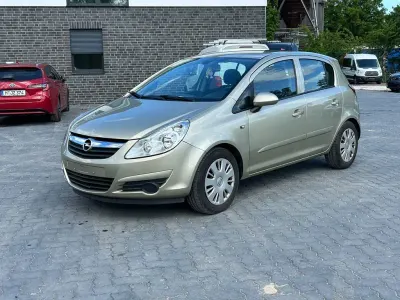 Używany Opel Corsa Edition 80 KM (58 kW) 2007 Złoty Hatchback