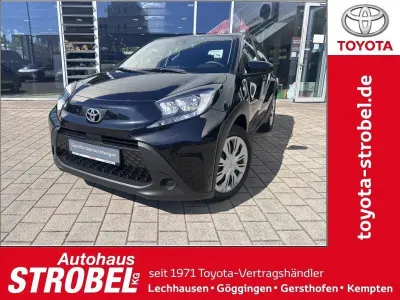 Gebraucht Toyota Aygo X X-play 72 PS (52 kW) 2023 Schwarz SUV