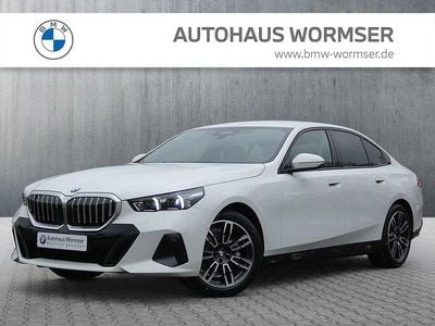 Neu BMW 520 Comfort Edition 190 PS (139 kW) 2025 Alpinweiss iii Limousine