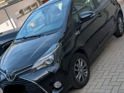 Brugt Toyota Yaris Comfort 99 HK (72 kW) 2016 Sort Hatchback