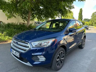Gebraucht Ford Kuga 120 PS (88 kW) 2019 Blau SUV