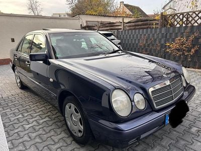 Mercedes E230