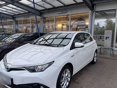 Toyota Auris Hybrid