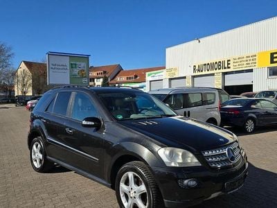 Schwarz Gebraucht 2007 Mercedes ML320 SUV | 4.400 €