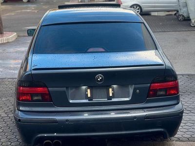 BMW 523