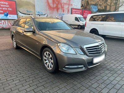 Gebraucht Mercedes E250 Avantgarde 204 PS (150 kW) 2011 Kombi