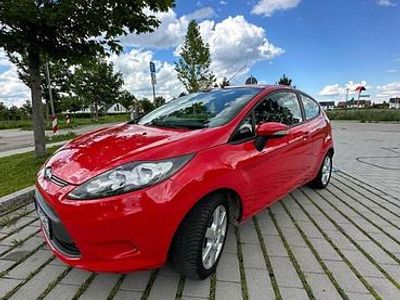 Gebraucht Ford Fiesta 80 PS (58 kW) 2009 Rot Kleinwagen
