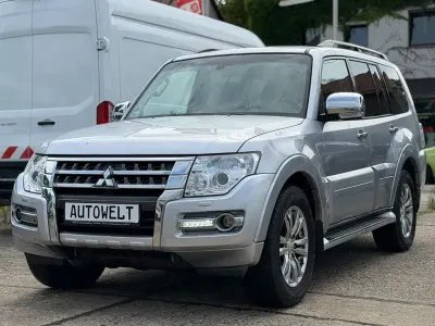 Gebraucht Mitsubishi Pajero Top 200 PS (147 kW) 2015 Silber SUV