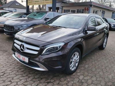 Usata Mercedes GLA200 136 CV (100 kW) 2016 Marrone SUV