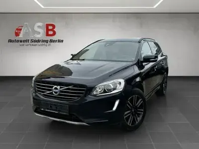 Używany Volvo XC60 Momentum 190 KM (139 kW) 2016 Niebieski SUV