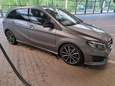 Gebraucht Mercedes B200 136 PS (100 kW) 2018 Grau Kleinwagen