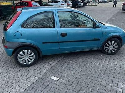 Blau Gebraucht 2001 Opel Corsa Limousine | 1.100 € (Guter Preis)
