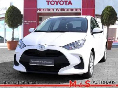 Gebraucht Toyota Yaris Basis 72 PS (52 kW) 2022 Weiß Kleinwagen