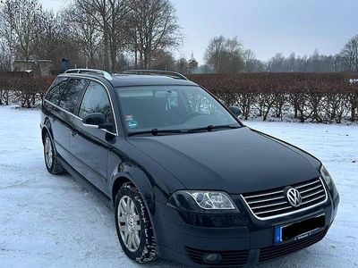 Gebraucht VW Passat 131 PS (96 kW) 2004 Schwarz Kombi