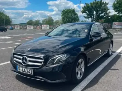 Gebraucht Mercedes E220 194 PS (142 kW) 2017 Beige Limousine