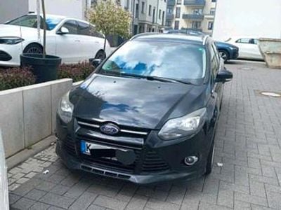 Schwarz Gebraucht 2013 Ford Focus Kombi | 4.000 € (Fairer Preis)