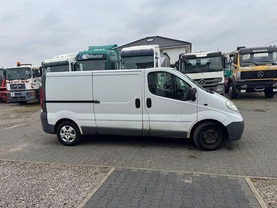 Second-hand Opel Vivaro 114 CP (83 kW) 2013 Alb Monovolum