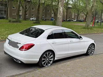 Gebraucht Mercedes C250 204 PS (150 kW) 2016 Weiß Limousine