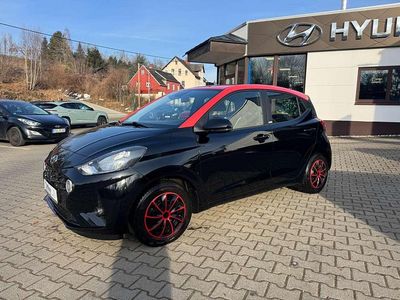 Gebraucht Hyundai i10 Trend 84 PS (61 kW) 2021 Phantom black/ red / met Kleinwagen