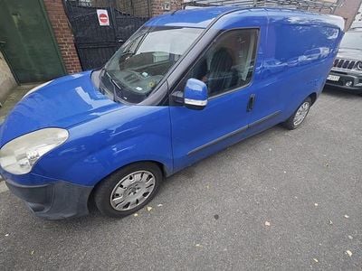 Usata Fiat Doblò 89 CV (65 kW) 2011 Blu Monovolume
