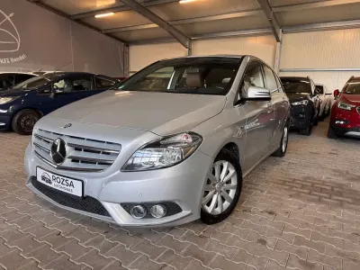 Gebraucht Mercedes B200 156 PS (114 kW) 2012 Silber Kleinwagen