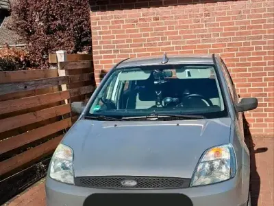 Gebraucht Ford Fiesta 60 PS (44 kW) 2003 Silber Kleinwagen