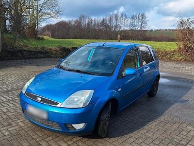 Gebraucht Ford Fiesta 68 PS (50 kW) 2005 Blau Kleinwagen