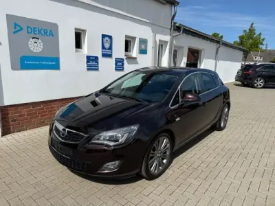 Gebraucht Opel Astra Sport 179 PS (131 kW) 2012 Braun Limousine