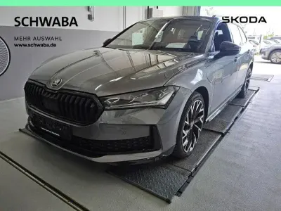 Gebraucht Skoda Superb SportLine 150 PS (110 kW) 2025 Graphitegrau metallic Kombi
