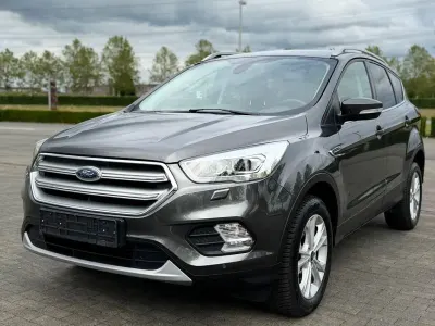 Gebraucht Ford Kuga Titanium 150 PS (110 kW) 2019 Grau SUV