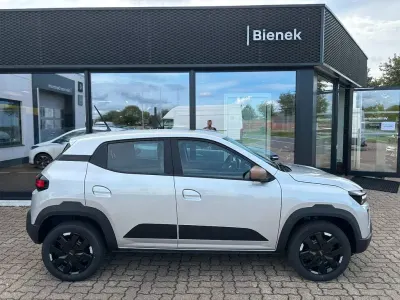 Neu Dacia Spring Extreme 75 kW (102 PS) 2026 Silber Kleinwagen